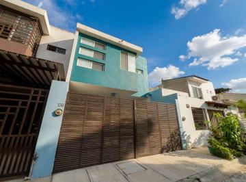 Casa de 3 habitaciones, Puerto Vallarta · Casa en Venta, Excelente Ubicación Cerca de La Univa, Puerto Vallarta