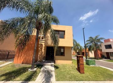 Casa · 220m² · 3 Recámaras · 3 Estacionamientos · Casa en Renta Puerta Real
