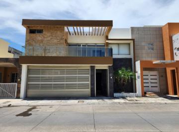 Casa · Lomas del Mar, Casa en Venta de 3 Recámaras
