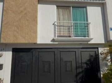 Casa · 153m² · 3 Recámaras · 2 Estacionamientos · Casa en Renta