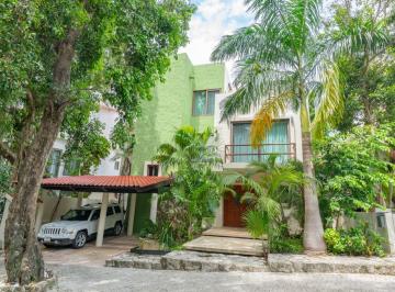 Casa en condominio de 3 habitaciones, Solidaridad · Casa en Playacar Fase I | a Pasos del Mar y de La Quinta Av