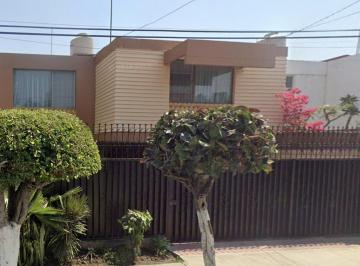 Casa de 3 habitaciones, León · Gran Casa en Liquidación en León Guanajuato