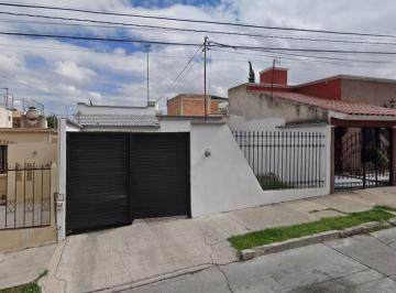 Casa de 2 habitaciones, Aguascalientes · Casa de 150 m² con 2 Recámaras en Venta en Colinas del Rio