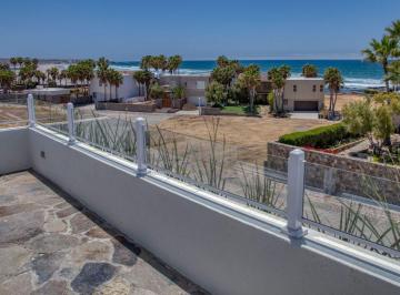 Casa de 4 habitaciones, Ensenada · Casa a Pasos de La Playa con 4 Recámaras en Venta en Ensenada