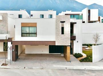 Casa de 3 habitaciones, García · Casa en Venta Amueblada Frente Al Parque Nueva Leon