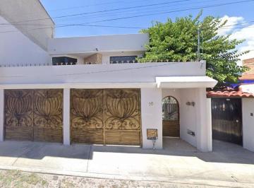 Casa en Venta de 4 habitaciones Centro · Casa de 260 m² con 4 Recámaras en Venta en El Centro