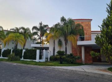Casa en condominio de 3 habitaciones, Zapopan · Renta Casa en Pontevedra