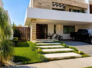 Casa en condominio de 4 habitaciones, Zapopan · Casa en Venta en Fraccionamiento Puerta Plata, Zona Andares Zapopan.