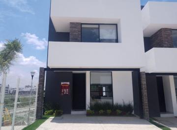 Casa de 3 habitaciones, Morelia · Casa con 3 Recámaras en Venta en Altozano Morelia