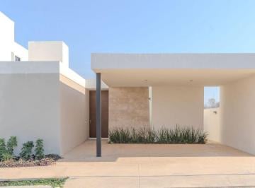 Casa de 2 habitaciones, Conkal · Casa en Venta | Una Planta con Piscina | Conkal, Yucatán