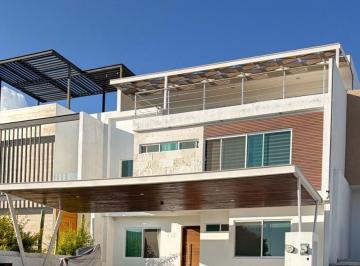 Casa de 5 habitaciones, Querétaro · Casa de Oportunidad en Lomas de Juriquilla