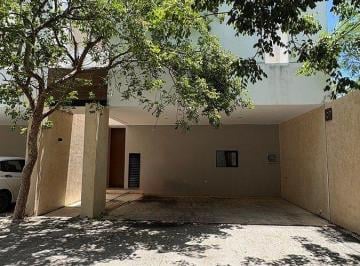 6a1ed2f8eb3d72e13a174d3914e28e4f5c3cc00e1458b9b344a568f9326a21c5 · Renta Townhouse Dentro de Privada en Temozón Norte, Mérida, Yucatán
