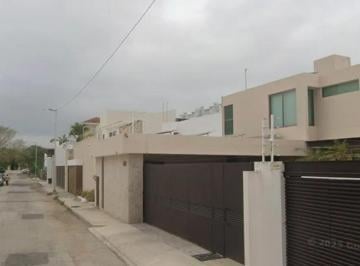 Casa de 5 habitaciones, Mérida · Casa de 563 m² con 5 Recámaras en Venta en Altabrisa