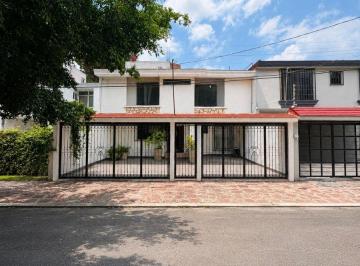 Casa de 7 habitaciones, Zapopan · Casa en Venta o Renta en Eucalipto Vallarta