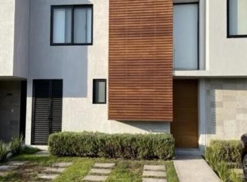 Casa en condominio · 120m² · 2 Recámaras · 2 Estacionamientos · Casa en Condominio en Renta en Altos Juriquilla