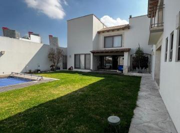 Casa en condominio · 600m² · 3 Recámaras · 3 Estacionamientos · ? Residencia Premium en Centro Sur | Seguridad Elite y Ubicación Estratégica