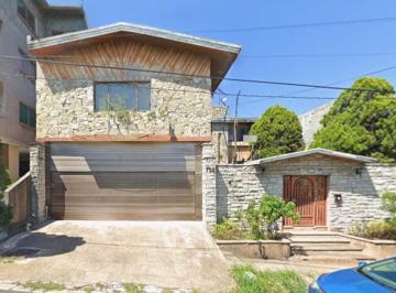 Casa de 4 habitaciones, Monterrey · Casa de 365 m² con 4 Recámaras en Venta en Cumbres 3er Sector, Recuperación de Hipoteca Len*ag
