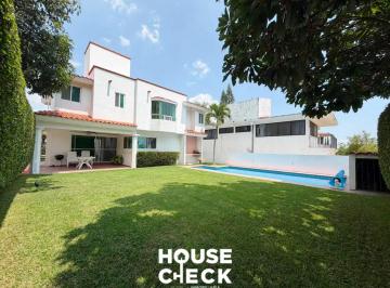 Casa de 3 habitaciones, Atlatlahucan · Casa de 388 m² con 3 Recámaras en Venta en Lomas de Cocoyoc