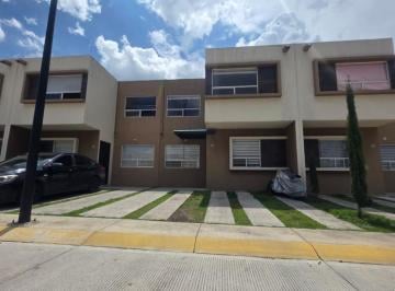 Casa · 130m² · 3 Recámaras · 2 Estacionamientos · Bonita Casa Equipada en Calimaya, Estado de México