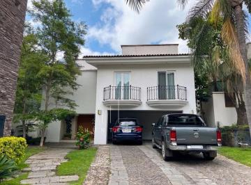 Casa de 3 habitaciones, Zapopan · Se Renta Increíble Casa Dentro de Coto Sobre Eva Briseño con Acceso Controlado y Vigilancia 24/7.