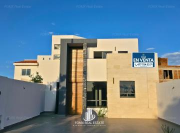 Casa · 134m² · 2 Recámaras · 4 Estacionamientos · Casa en Venta/renta en Mayorca Residencial