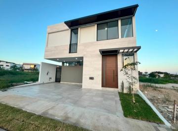 Casa en condominio de 3 habitaciones, León · Venta de Casa en Valles B Excelente Ubicacion Frente Area Verde.