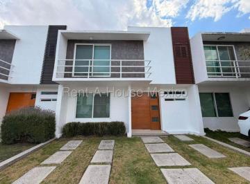 Casa de 3 habitaciones, Querétaro · Santa Fe de Juriquilla Rento Casa en Privada con Buena Ubicación 3 Recamaras 3 Baños 2 Coches