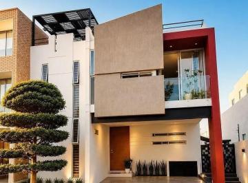 Casa en condominio · 255m² · 4 Recámaras · 2 Estacionamientos · Casa con Roof Garden en Renta en Coto Los Robles Residencial Zapopan