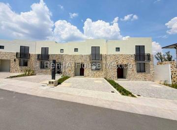Casa · 108m² · 3 Recámaras · 2 Estacionamientos · Zaru Casa Nueva con Alberca y Casa Club en Querétaro Rah907