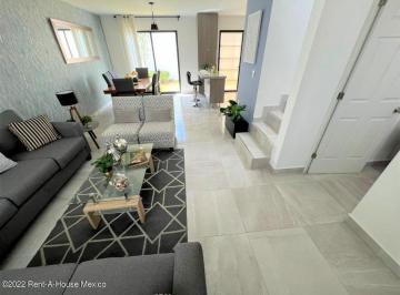 Casa · 109m² · 3 Recámaras · 2 Estacionamientos · El Mirador Casa en Condominio con Lago, Alberca Climatizada y Gimnasio Rah100