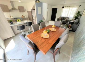 Casa · 110m² · 3 Recámaras · 2 Estacionamientos · Zarú Casa de 3 Recámaras en Condominio con Amenidades Premium Rah3157