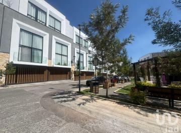 Departamento · 140m² · 3 Recámaras · 2 Estacionamientos · Departamento de Lujo en Venta en El Centro de Morelia!