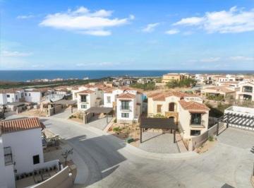 Casa · 141m² · 2 Recámaras · 2 Estacionamientos · Villa en Campo de Golf con Financiamiento en Cabo San Lucas.