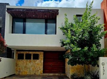 Casa · 233m² · 3 Recámaras · 2 Estacionamientos · Casa en Residencial Punta del Este