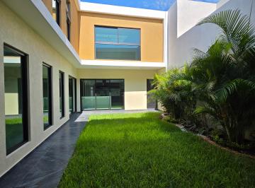 Casa de 4 habitaciones, Medellín · Residencia Exclusiva de Autor en Palmas Green | 4 Recámaras & Jardín Central