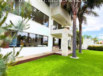 Casa · 600m² · 3 Recámaras · 3 Estacionamientos · Casa en Venta en Zona Esmeralda Atizapan de Zaragoza Estado de Mexico
