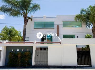 Casa · 238m² · 3 Recámaras · 3 Estacionamientos · Casa en Venta en La Calera, Puebla.