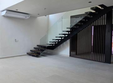 Casa · 400m² · 3 Recámaras · 3 Estacionamientos · Casa - Fraccionamiento Bosques de Las Misiones