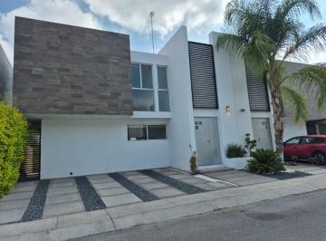 Casa en condominio de 3 habitaciones, Aguascalientes · Rancho Santa Monica Coto Burdeos Residencial Casa en Venta