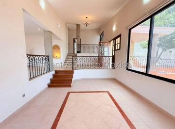 Casa de 3 habitaciones, Querétaro · Renta, Loma Dorada - Casa Multiniveles con Cuarto de Servicio, Estudio, 3 Recámaras