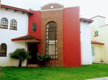 Casa en condominio de 3 habitaciones, Metepec · Casa en Renta en San Lorenxo Coacalco, en Residencial