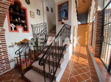 Casa · 786m² · 4 Recámaras · 6 Estacionamientos · Casa en Venta en Morelos, Cuernavaca