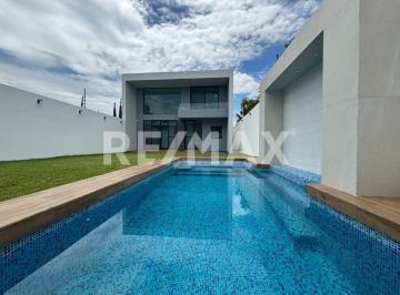 Casa · 195m² · 3 Recámaras · 2 Estacionamientos · Casa en Venta en Fraccionamiento Real de Oaxtepec
