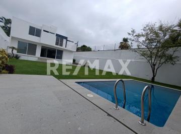Casa · 248m² · 3 Recámaras · 2 Estacionamientos · Casa en Venta en Morelos, Las Brisas, Temixco