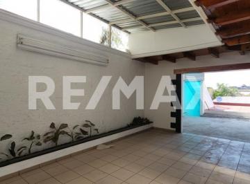 Local comercial · 265m² · 3 Estacionamientos · Local en Renta en Morelos, Cuautla