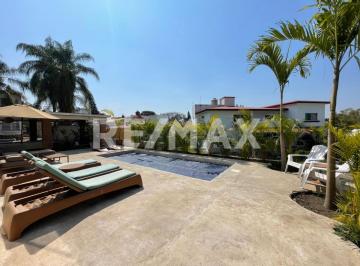 Casa · 437m² · 4 Recámaras · 3 Estacionamientos · Casa en Venta en Morelos, Amates de Oaxtepec