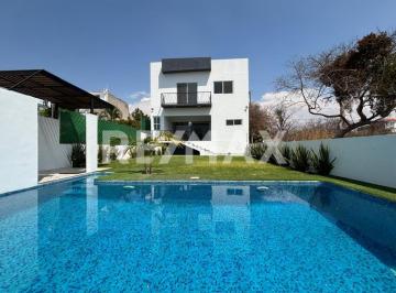 Casa · 345m² · 4 Recámaras · 2 Estacionamientos · Casa en Venta en Fraccionamiento Pedregal de Oaxtepec
