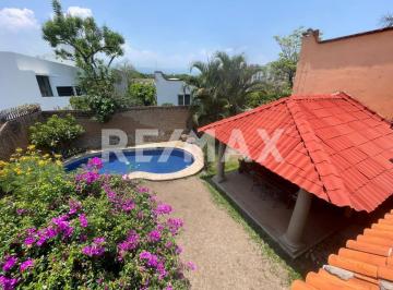 Casa · 245m² · 3 Recámaras · 2 Estacionamientos · Casa en Renta en Morelos, Acapatzingo, Cuernavaca
