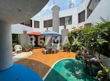 Casa · 498m² · 3 Recámaras · 4 Estacionamientos · Casa en Venta en Morelos, Maravillas, Cuernavaca
