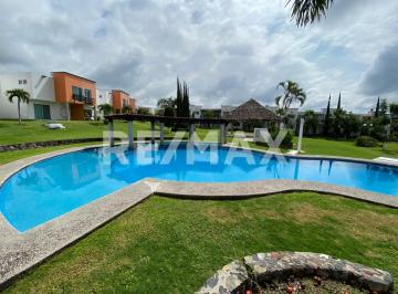 Casa · 73m² · 2 Recámaras · 2 Estacionamientos · Casa en Venta en Morelos, por Salida Norte de Lomas de Cocoyoc